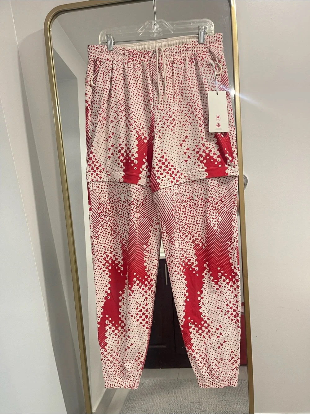 NWT Team Canada Convertible Pant Jogger Shorts
COC Logo size large medium - Picture 9 of 16